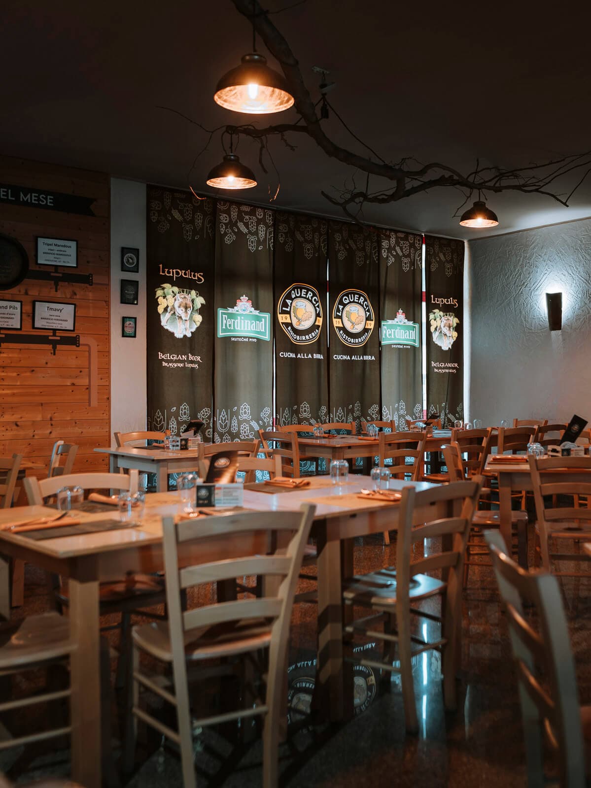 Interno della Ristobirreria La Quercia